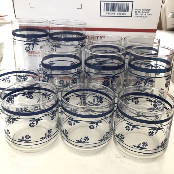 Vintage Blue Daisy Tumblers - Picture 3 of 3